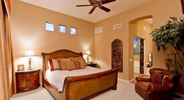 Desert Rose By Signature Vacation Rentals, Забронировать Дом для отпуска Отели Скотсдейл с парковкой, Парковка