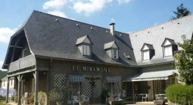 Hotel Le Miramont, Rezervovat Hotel Hotely v Hautes-Pyrénées s parkováním, Parkování