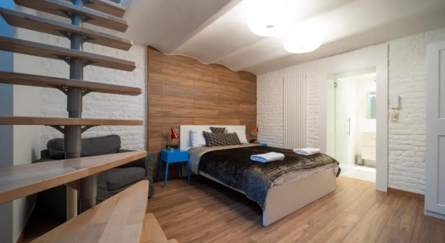 Апартаменты Charming 1BDR Apartment Near European Quarter