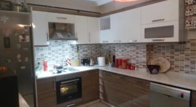 Ahmet Ay, Boek Hotel Golcuk Regio Marmara
