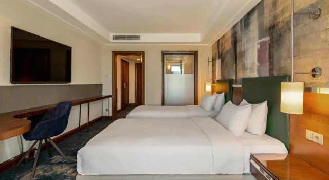Двухместный номер с видом на озеро Doubletree by Hilton Van