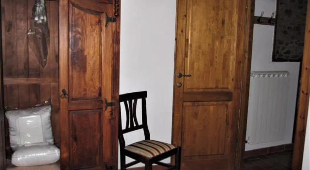 La Pietra Rara B&B, Rezerwuj Bed and Breakfast Hotele w Montone z parkingiem, Parking