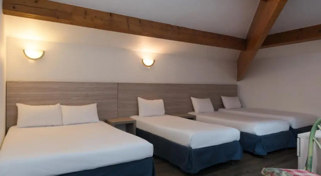 Семейный номер Standard The Originals City, Hôtel La Belle Étape, Brignoles