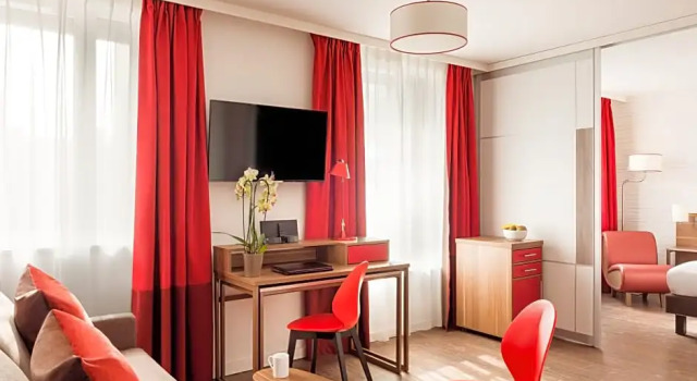 Апартаменты Standard Aparthotel Adagio La Defense Courbevoie