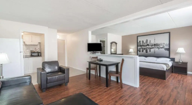 Люкс Super 8 by Wyndham Cambridge/Kitchener/Waterloo Area