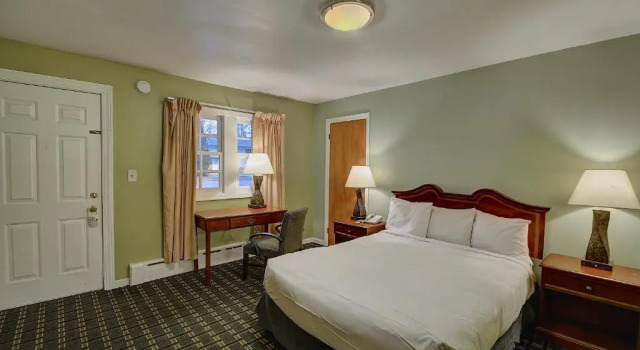 Номер Standard Colonial Motel