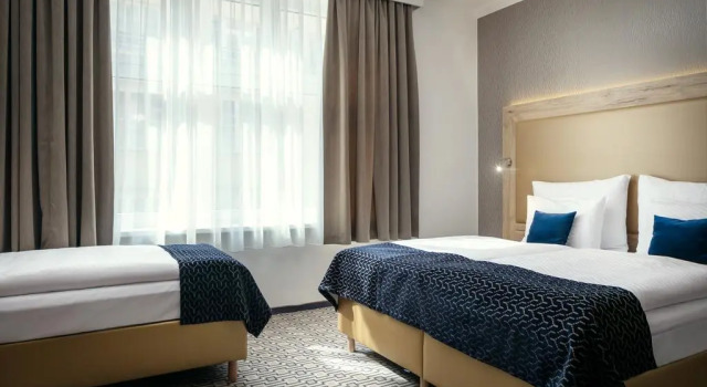 Standard Triple room Astoria Hotel