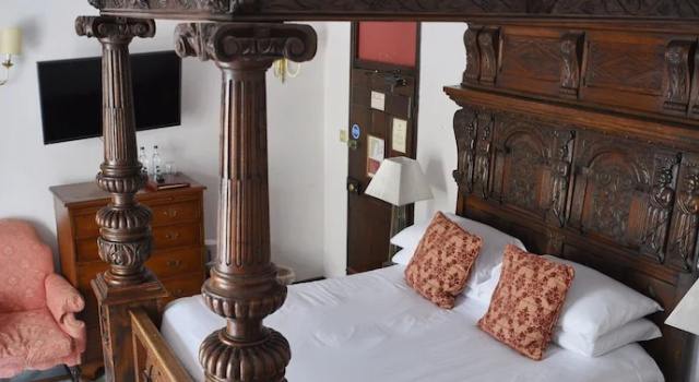 Двухместный номер Standard Noel Arms - "A Bespoke Hotel"