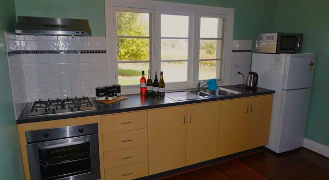 Коттедж Vineyard Cottage at Upper Reach Winery