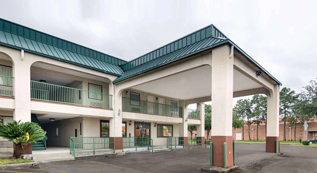 Rodeway Inn & Suites Highway 290 Northwest