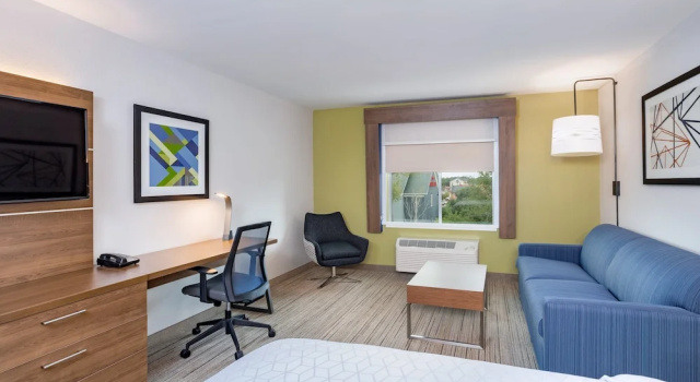 Двухместный номер Standard Holiday Inn Express & Suites Elkhart North by IHG