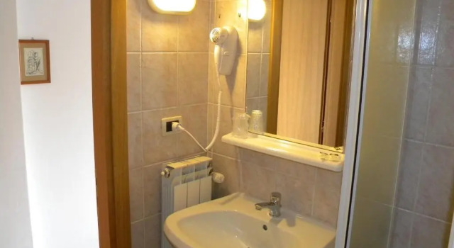 Трёхместный номер Standard с балконом Hotel Eliani