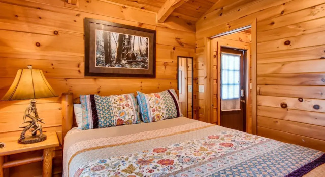 Almost Camping Too by RedAwning, Забронировать Кемпинг Отели Уэр Вэлли 3 звезды, 3*