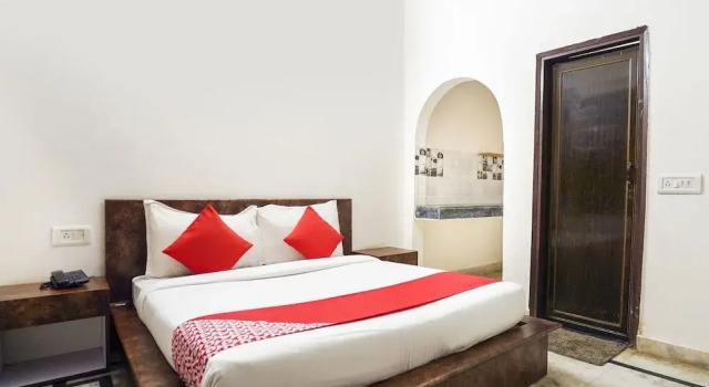 OYO Rooms Noida Atta Market