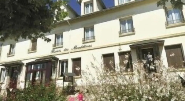 Logis Relais des Monedières, Rezerwuj Hotel Hotele w Correze z parkingiem, Parking