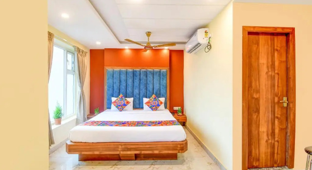 Номер Deluxe FabHotel Aqua Tulip - Nr Milan Mela
