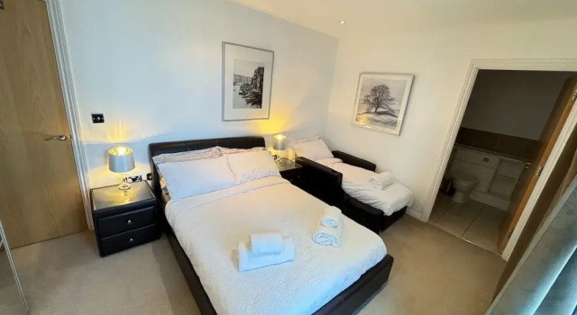 2-bed Apt, Sleeps 7, 5 Mins to Camden Market, Забронировать Апартаменты/квартира Камден Лондон, рядом с Чок Фарм