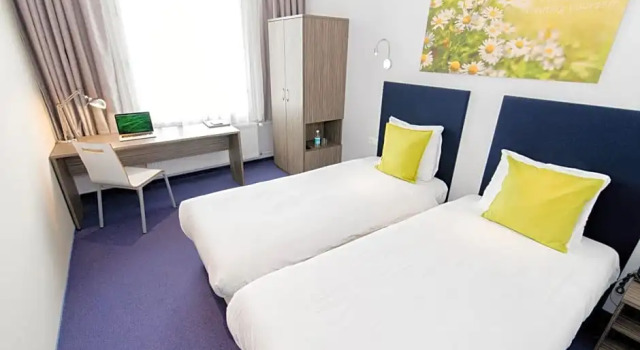 Номер Standard Court Garden Hotel
