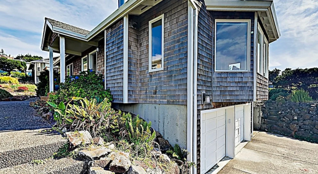 Stunning Coastal Getaway W/ Firepit, Walk To Beach 3 Bedroom Home, Book Feriehus Sommerhuse i Oceanside, Hytte