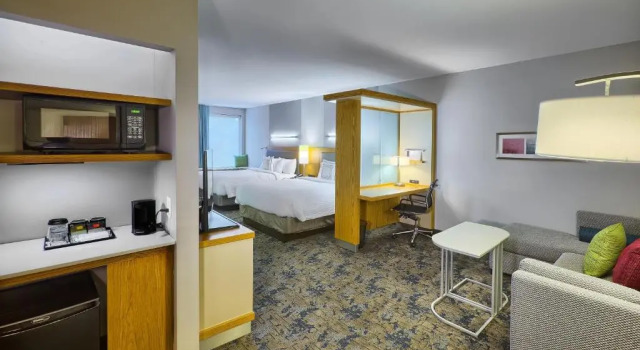 Четырёхместный номер Standard SpringHill Suites by Marriott Wilmington Wrightsville Beach
