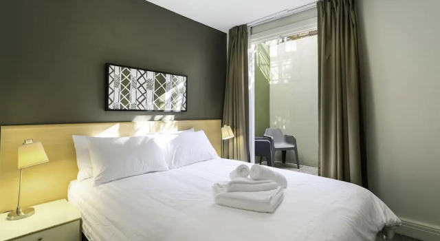 DARLING A Tidy Space in a Great Location, Book Hotel South Yarra 