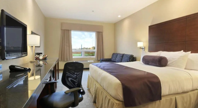 Номер Standard Days Inn by Wyndham Regina Airport West