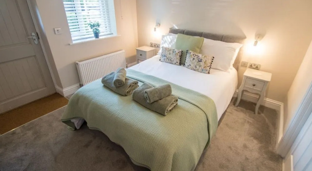 The Foxes Den Coffee House and Rooms, Rezervasyon Bed and Breakfast Assington Dedham Vale