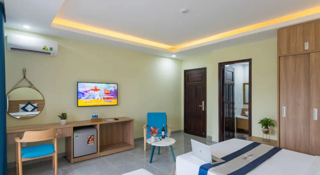 Семейный номер Standard с балконом и с видом на город Sofia Hotel