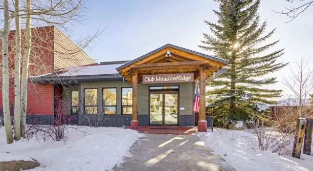 Cozy Condo: Steps to Free Winter Park Shuttle!