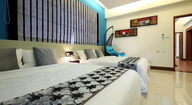 Четырёхместный номер Standard White Palace B&B