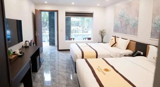 Четырёхместный номер Luxury с балконом Châu Sơn Garden Resort