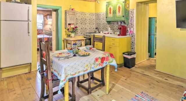 Artsy Santa Cruz Apartment w/ Shared Fire Pit!, Reserva ahora Apartamento Española Nuevo México