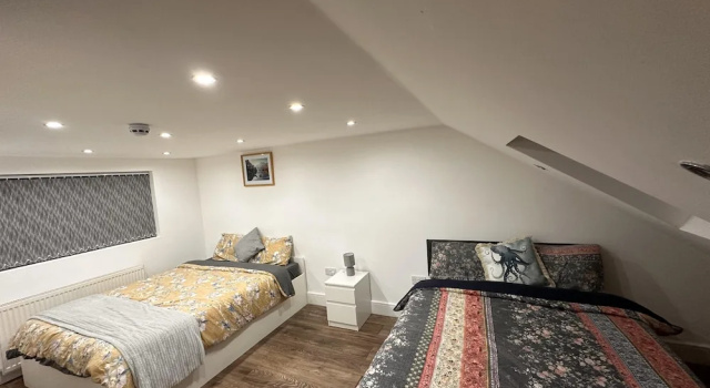 6-bed 3-bath Home - Sleeps 14 & Free Parking, Boek Hotel Londen Groot-Londen