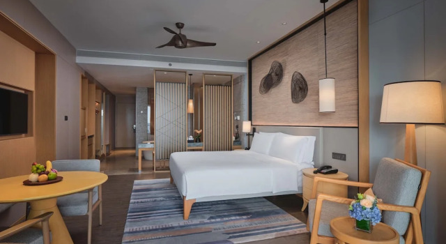 Номер Standard с балконом Crowne Plaza Sanya Haitang Bay Resort by IHG