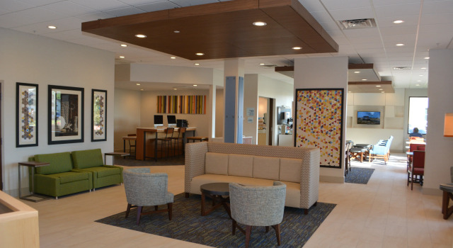 Holiday Inn Express & Suites Waterville - North by IHG, Varaa Hotelli Hotellit New England uima-altaalla, Uima-allas
