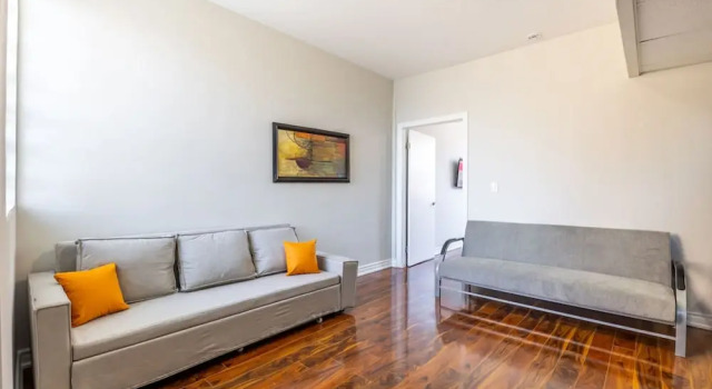 Chic 1BR Retreat Perfect for Niagara Falls Trips, Buchen Sie Ferienwohnung Niagara Falls 