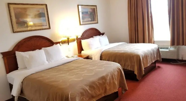 Четырёхместный номер Standard FairBridge Inn & Suites Cleburne
