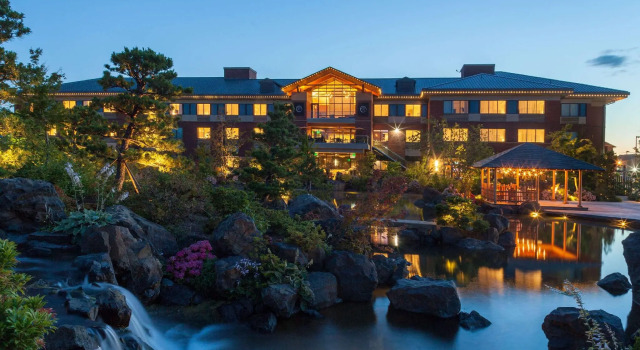 Кровать в общем номере Best Western Premier Boulder Falls Inn