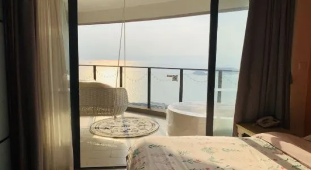 Люкс с 2 комнатами с видом на море Huidong Sumao Homestay (Xunliao Bay)