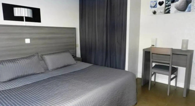 Номер Comfort Hôtel Le Cerizay