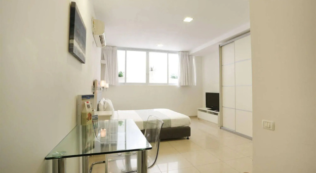 Sea Land Suites - by Echo Hotels