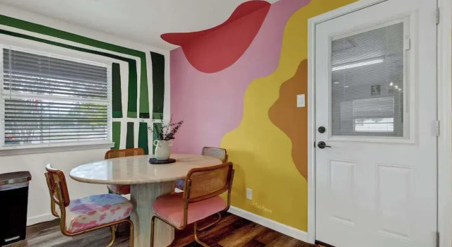 Коттедж Eclectic Fun Haus With Hot Tub - 3 Min Drive to Main