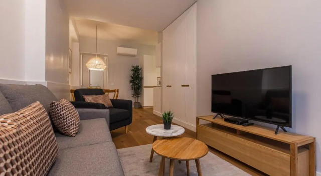 Upscale & Modern 2BDR Apartment, Забронировать Апартаменты/квартира Лиссабон Эстремадура, рядом с Money Museum