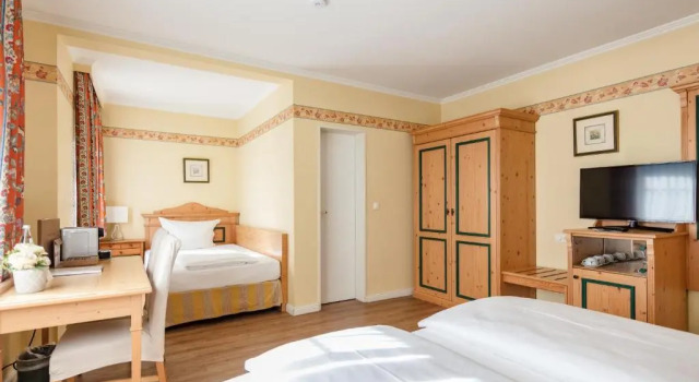 Трёхместный номер Comfort Hotel Zum Zeppelin Hamburg
