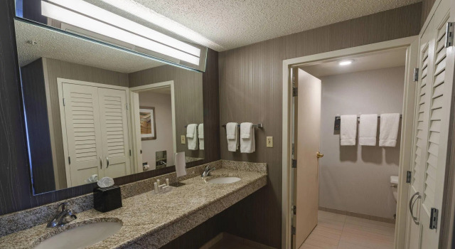 Двухместный люкс Courtyard by Marriott Cleveland Willoughby
