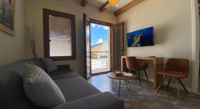 Люкс с балконом Andros 4 All Seasons Villas & Suites