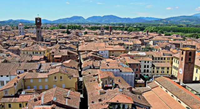 Apartment in Lucca Near Piazza Napoleone