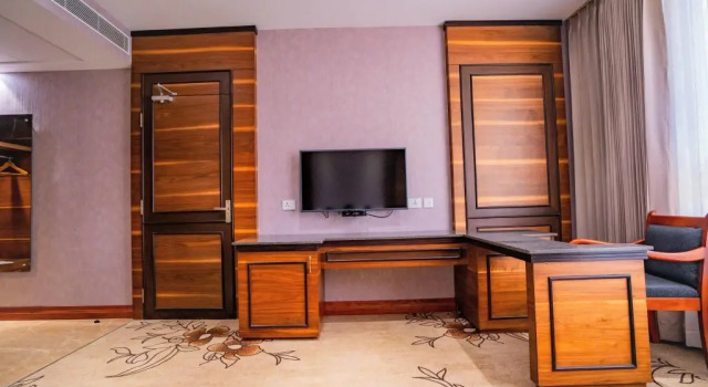 Hotel Hills, Varaa Hotelli Hotellit Tamil Nadu uima-altaalla, Uima-allas