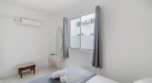 Апартаменты Full 2-bed Apt 80m From the Beach in BC