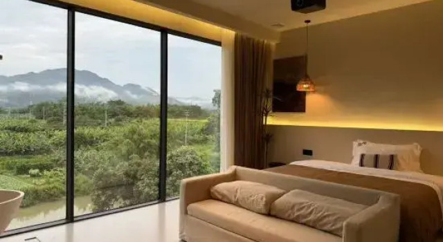 Люкс Longmen Nankunshan Night Flame · Fireworks World Lodging